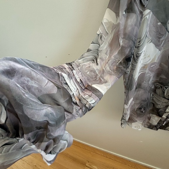 Diane Von Furstenberg silk top size 6 - Picture 8 of 10